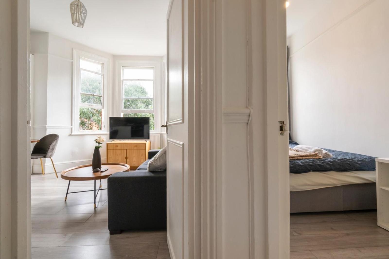 Appartamento 2 Bedroom Flat Sw9 -2min Walk From Brixton Station, Free Off Road Parking